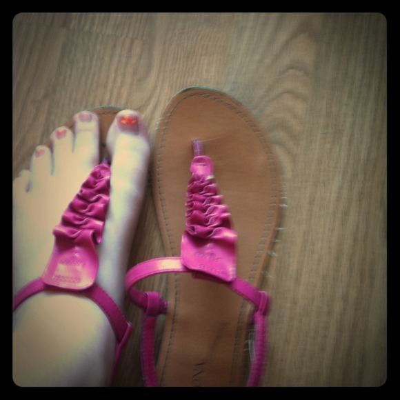 Sandals - Picture 1 of 2