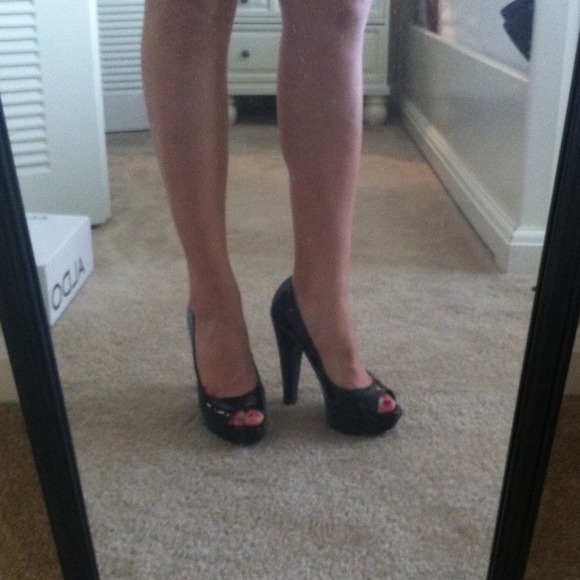 NO LONGER AVAILABLE Aldo Segura Pump (7) - Picture 4 of 4