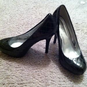Black Quilt Pumps