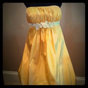Carmen Marc Valvo Yellow Bubble Dress