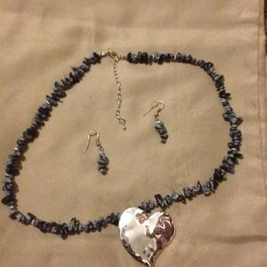 TRADE w/ MYDROM Black and grey necklace set