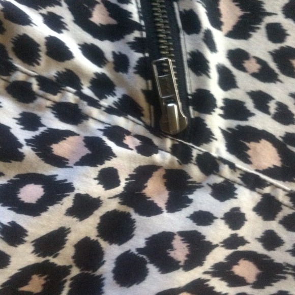 Pink leopard print sweetheart dress. Sheer - Picture 2 of 4