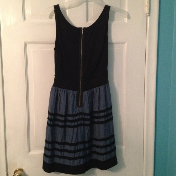 Black and blue striped dress - Picture 2 of 2