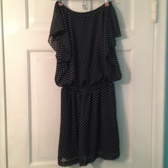 White polka dotted chiffon dress - Picture 2 of 4
