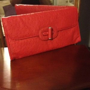 trade with @mae_ sexy red clutch BNNT