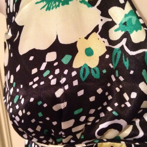 Szmed blk&floral satin halter,low back - Picture 4 of 4