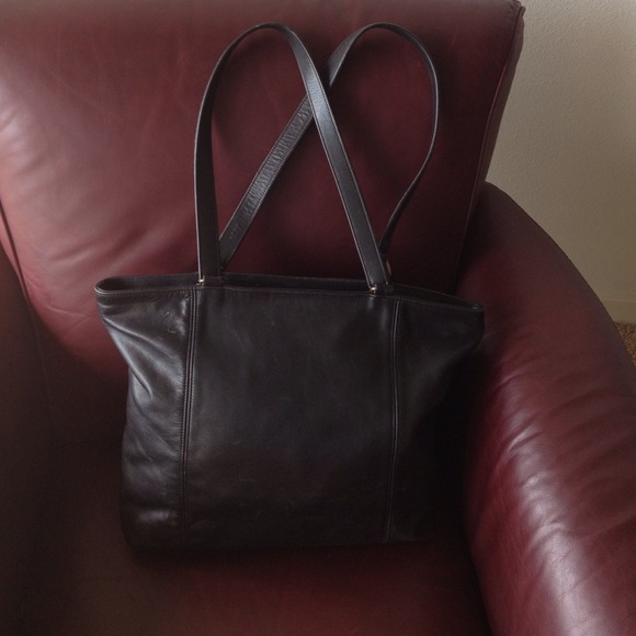 Authentic Coach  Zip Top Tote Shopper Leather