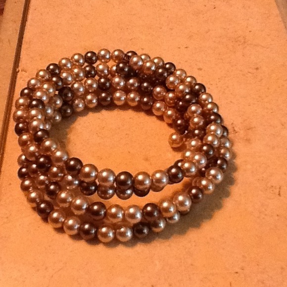 Pearl bracelet