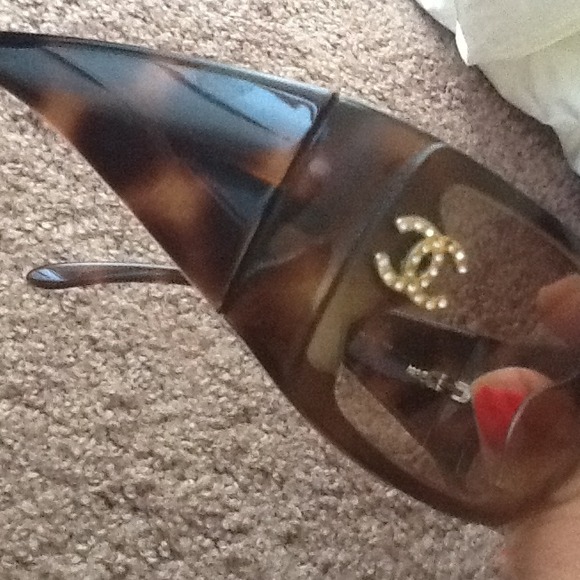 Chanel crystal CC sunglasses - Picture 2 of 4