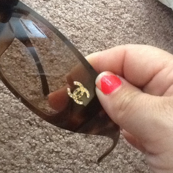 Chanel crystal CC sunglasses - Picture 3 of 4