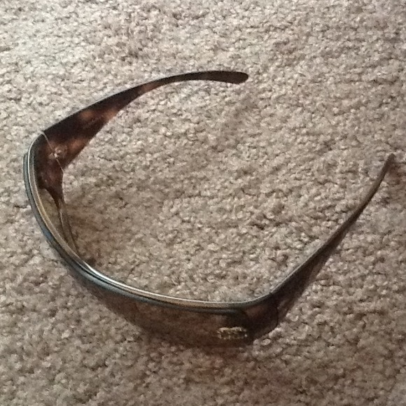 Chanel crystal CC sunglasses - Picture 4 of 4