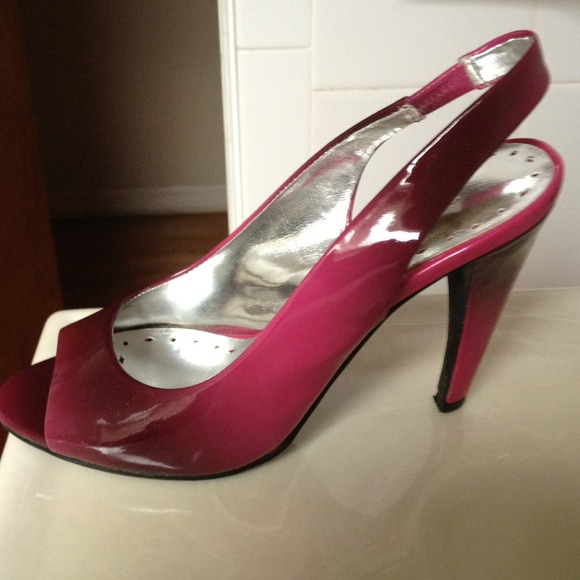 BCBG Shoes - Picture 4 of 4