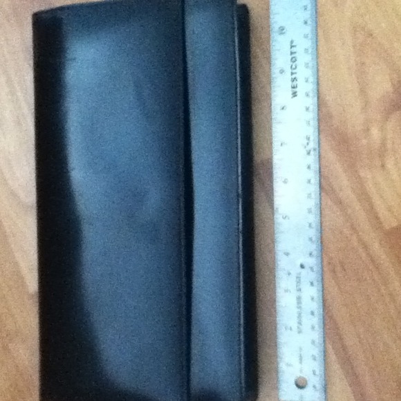 Shiny leather clutch - Picture 1 of 3