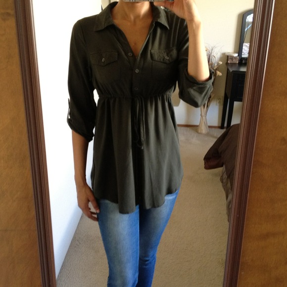 Military green top
