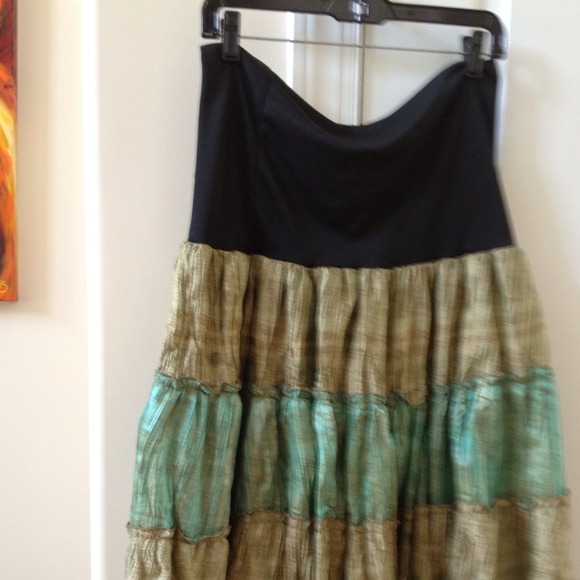 REDUCED!!! NWT Cute four tier skirt - Picture 2 of 4