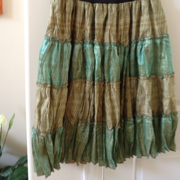 REDUCED!!! NWT Cute four tier skirt - Picture 3 of 4