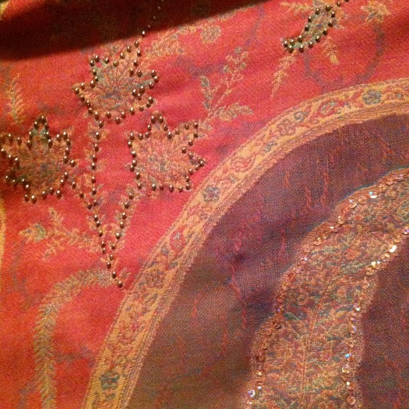 beautiful embellished wrap - Picture 4 of 4