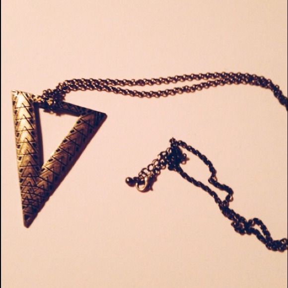Geometric necklace / triangle - Picture 2 of 2