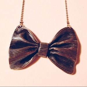 Bowtie necklace