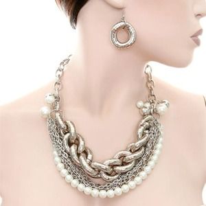 Chunky Necklace & Matching Earrings