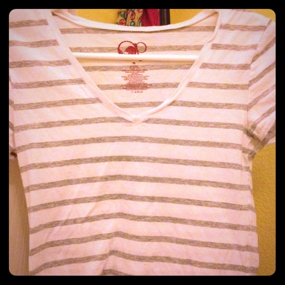 Op white v-neck with grey strips.(: