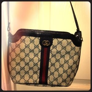 Vintage shoulder bag