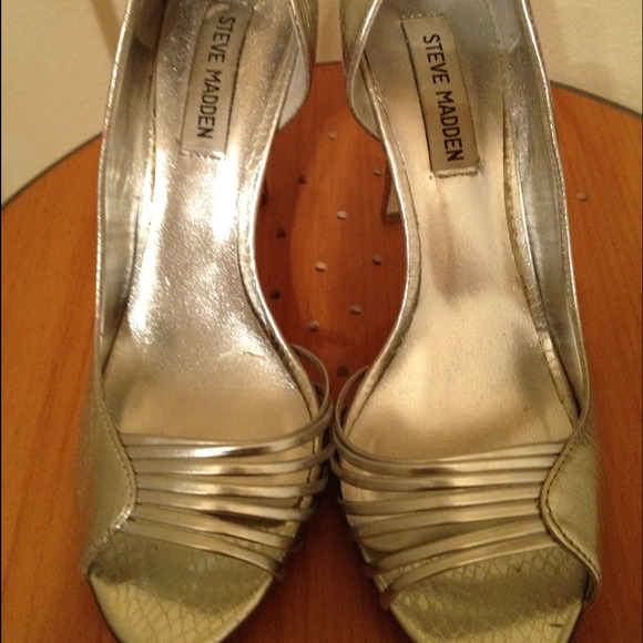 Shoes - Picture 2 of 3