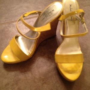 Yellow wedge shoe. Worm two times! Size 7