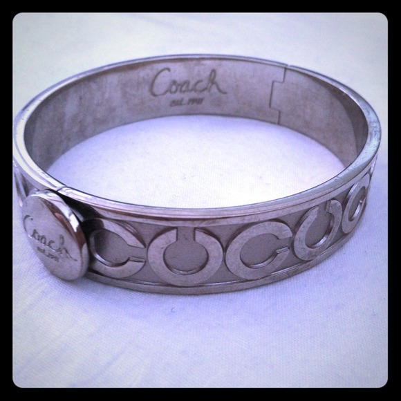 *reserved keishaskoncepts* COACH signature bangle