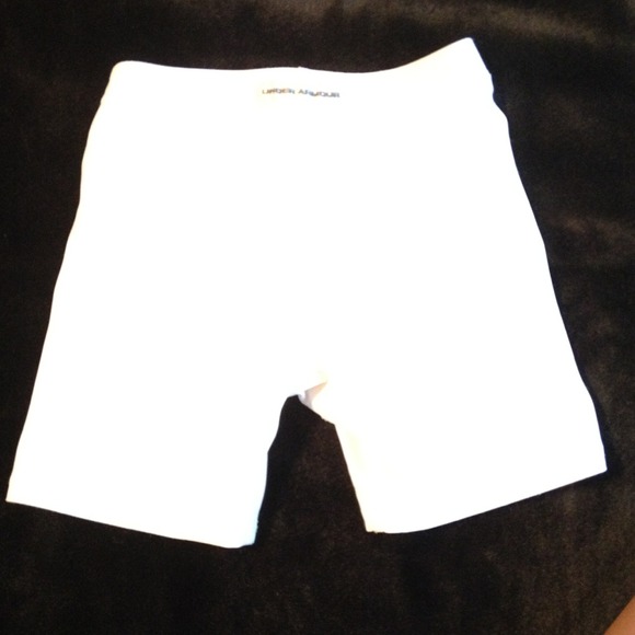 Under Armour White Compression Shorts - Picture 3 of 4