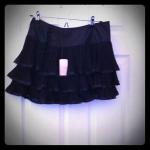 Forever 21 black ruffle skirt brand new