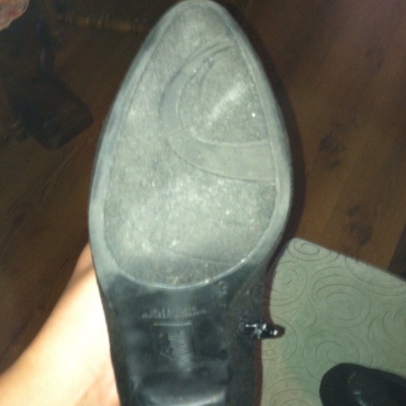 Black boots - Picture 3 of 3