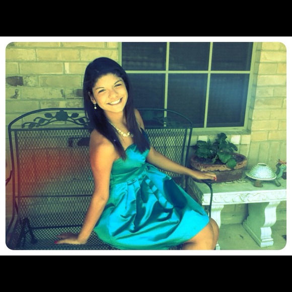 Blue dresss, hat & purse trade
