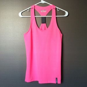 ***SOLD***NWOT neon pink Under Armour tank