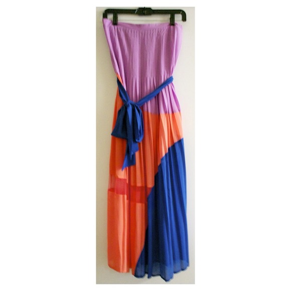 🔥On Sale!🔥 Jealous Tomato Strapless Dress
