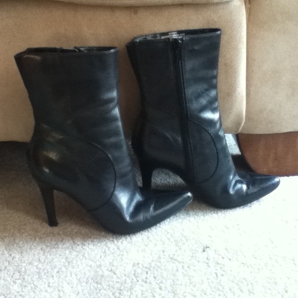 Black Nine West Boots in size 6