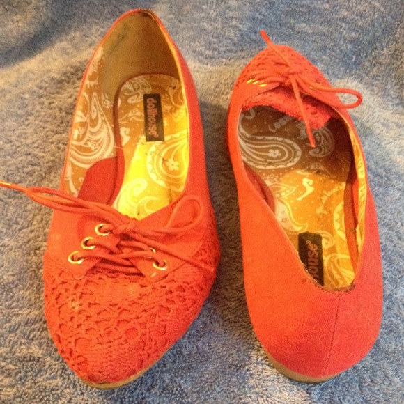 Red flats, size 8. - Picture 3 of 3
