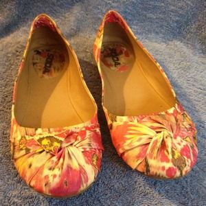 Funky pink, white and yellow flats. Size 8.