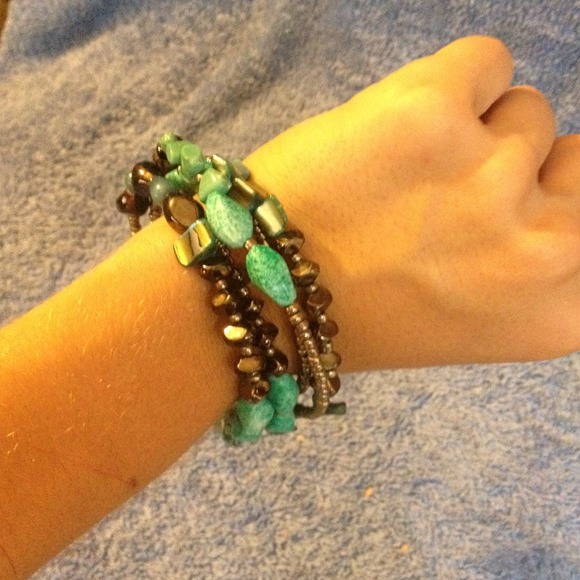 Black and teal bead bracelet. - Picture 3 of 4