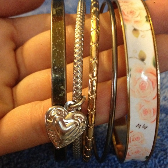 Five bangles. - Picture 3 of 3