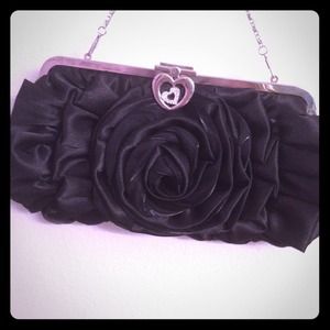 NWOT Flower Design Clutch