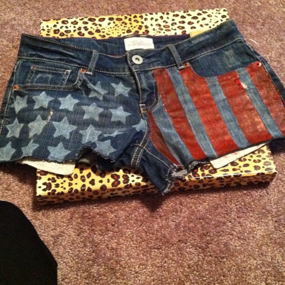 ✨custom American flag shorts✨