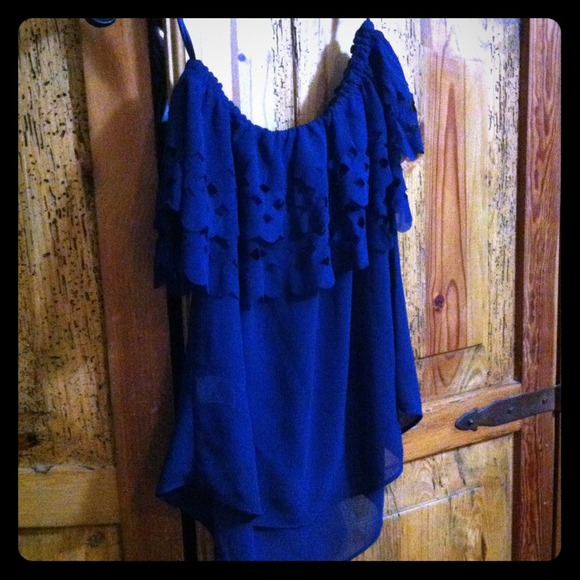 Tops - Super cute Strapless top with eyelet embroidery!!