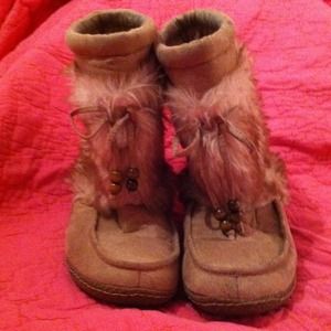 Fur boots