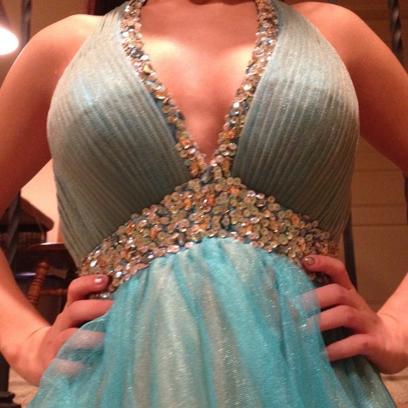 Prom dress - Picture 2 of 3