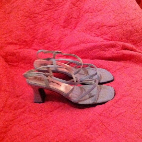 Blue heels - Picture 1 of 1