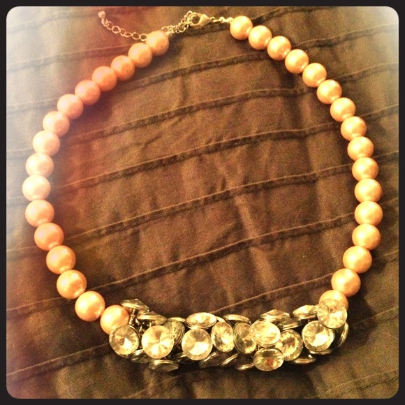 🤑FREE W/ any purchase🤑Faux Pink pearls diamonds - Picture 1 of 1