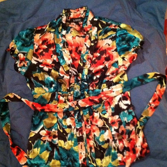 Silky polyester floral top - Picture 1 of 1