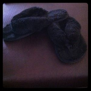 Black fuzzy flip flops!!!☺