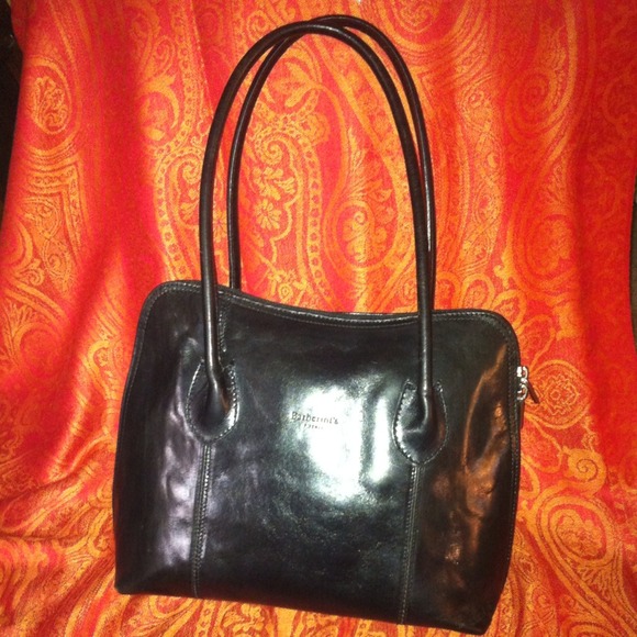Barberini's black leather purse, made in Italy.